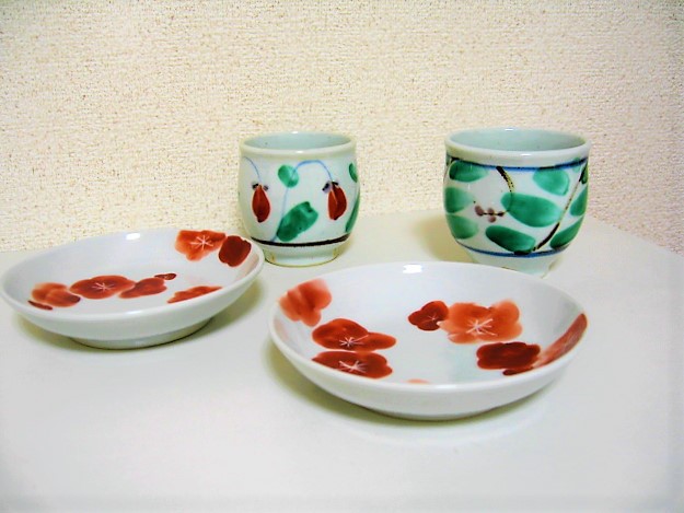 Amazon.co.jp: 陶芸家 作家物 須田菁華 青華 金襴手台付盃 煎茶